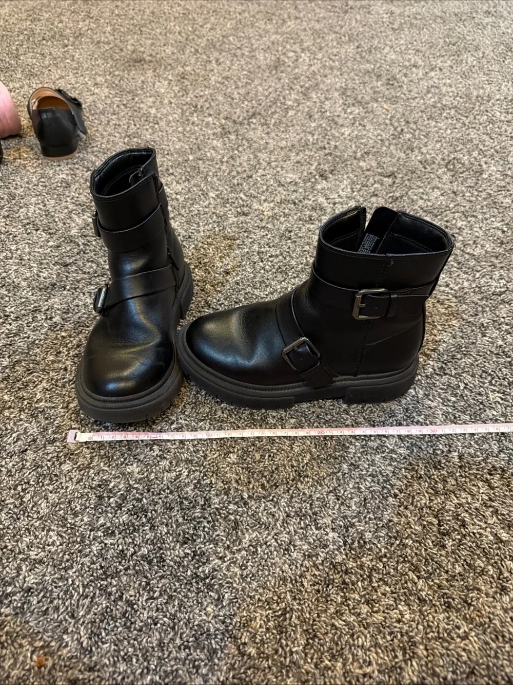 art class stylish black